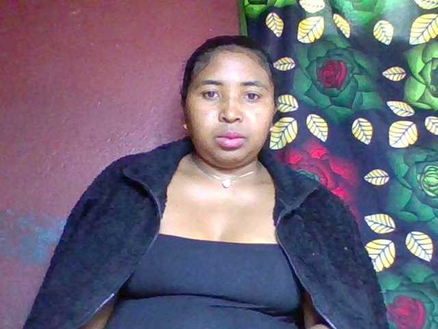 Josy-2, en vivo ahora en BongaCams