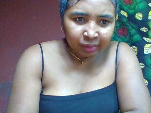 Josy-2, en vivo ahora en BongaCams