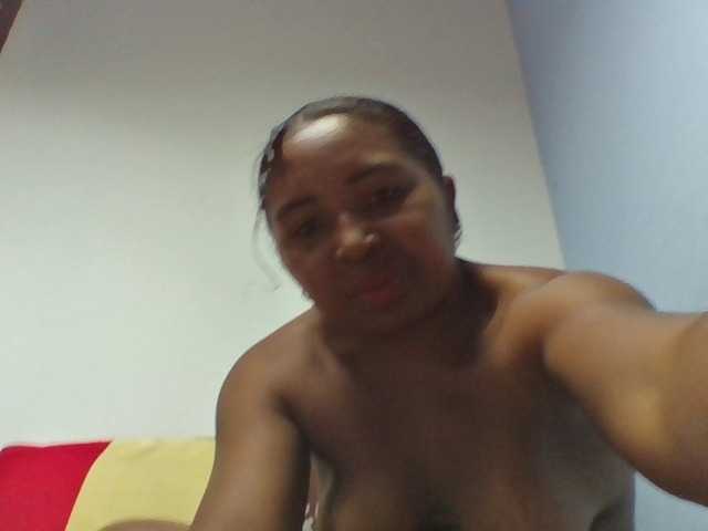 Josy-2 live cam on BongaCams