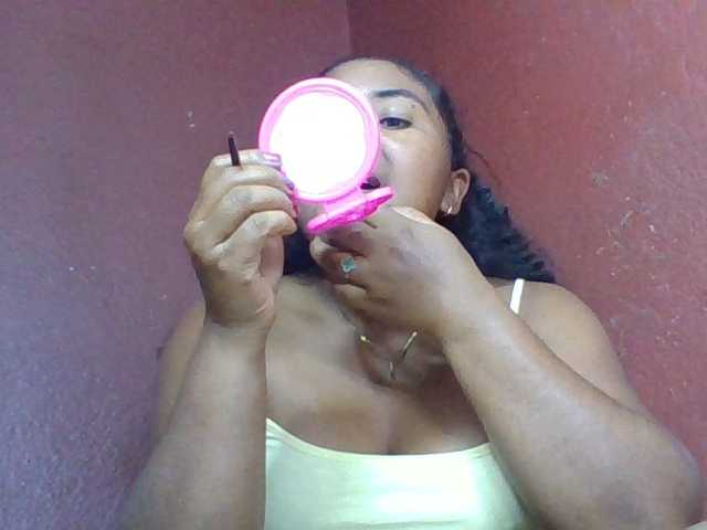 Josy-2 live cam on BongaCams