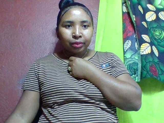 Josy-2 live cam on BongaCams