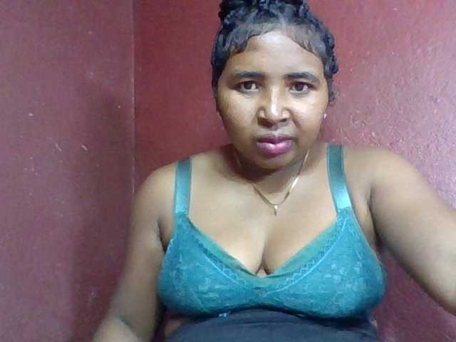 Josy-2 live cam on BongaCams
