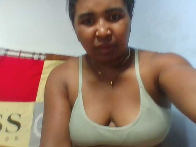 Josy-2 live cam on BongaCams
