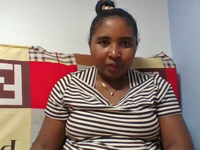 le modèle Josy-2 est en webcam porno dans un show sur le site bongacams, il possède les tags suivants: Ebony,Brunette,Shaved