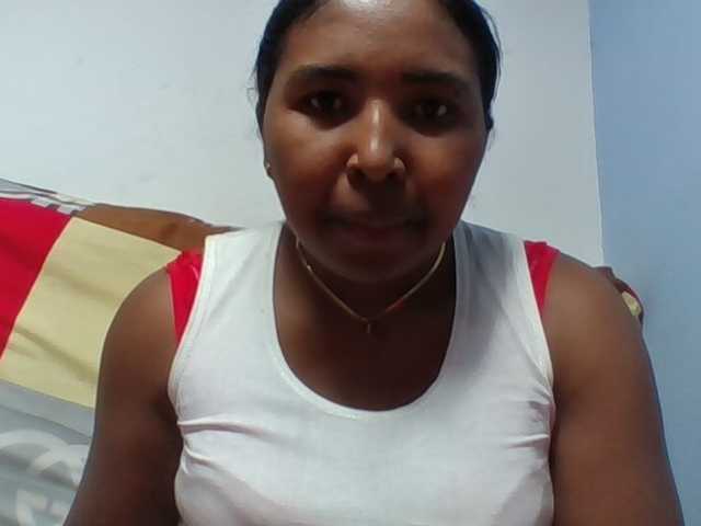 le modèle Josy-2 est en webcam porno dans un show sur le site bongacams, il possède les tags suivants: Ebony,Brunette,Shaved