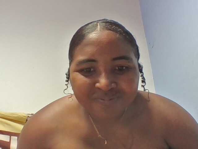 Josy-2 live cam on BongaCams