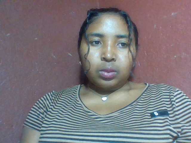 Josy-2, en directo ahora en BongaCams
