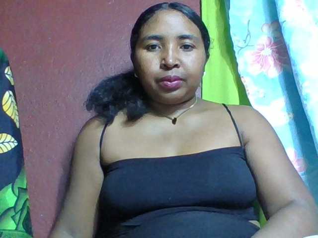 Josy-2 live cam on BongaCams