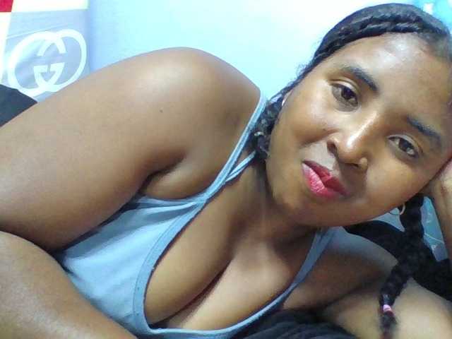 Josy-2 live cam on BongaCams