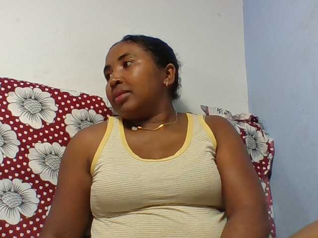 Josy-2 live cam on BongaCams