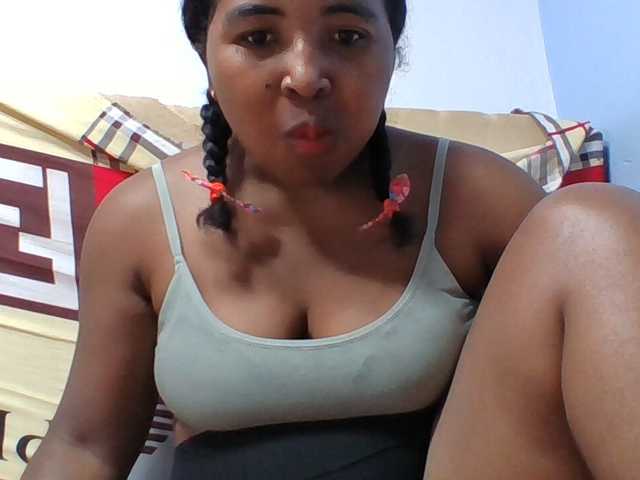 Josy-2 live cam on BongaCams