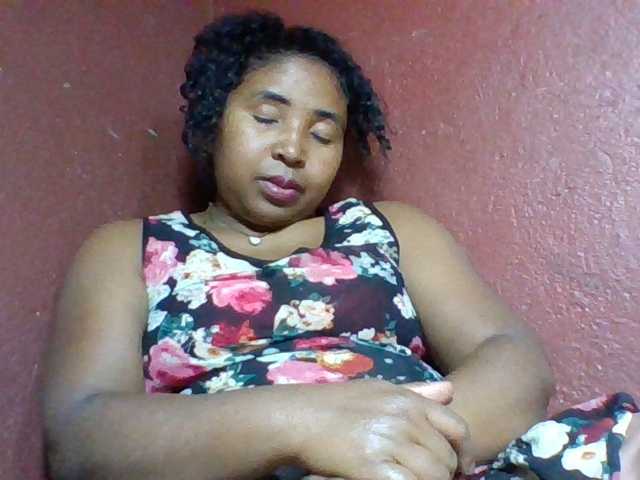 Josy-2 live cam on BongaCams