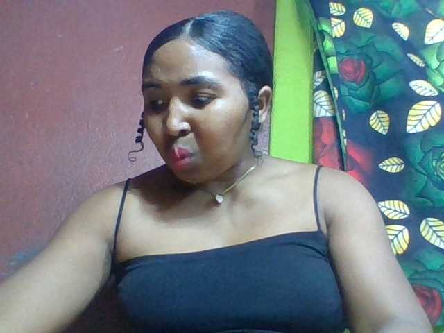 Josy-2, en directo ahora en BongaCams