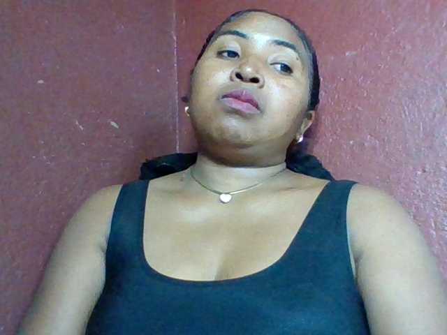 Josy-2, en vivo ahora en BongaCams