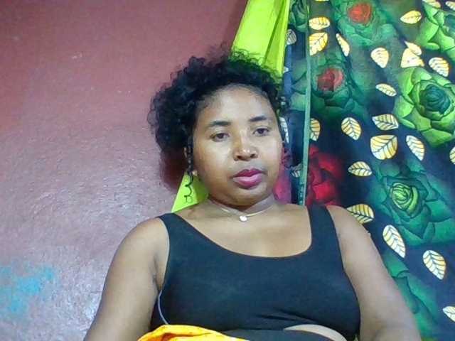 Josy-2 live cam on BongaCams