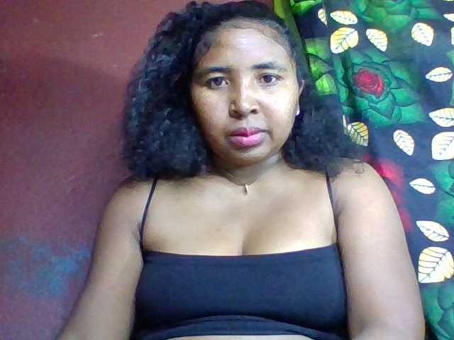 Josy-2, en vivo ahora en BongaCams