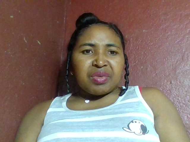 le modèle Josy-2 est en webcam porno dans un show sur le site bongacams, il possède les tags suivants: Ebony,Brunette,Shaved