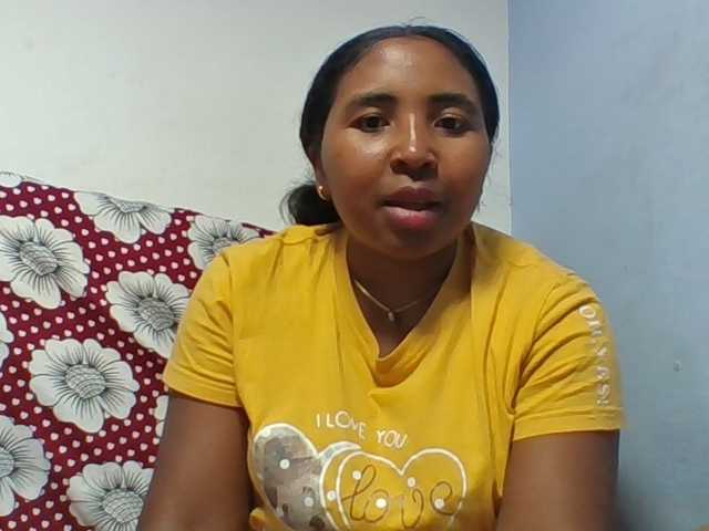 Josy-2 live cam on BongaCams