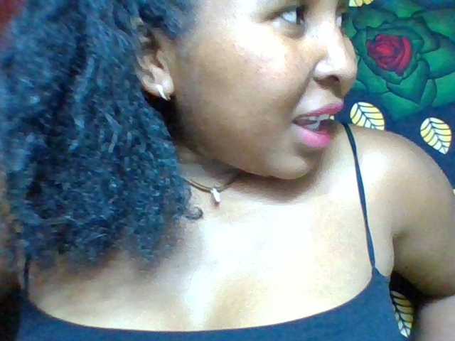 Josy-2, en vivo ahora en BongaCams