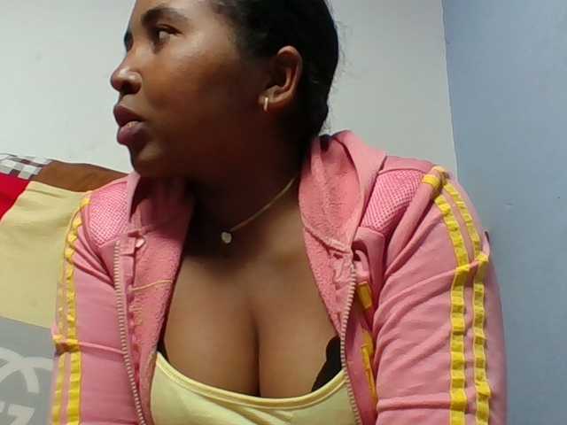 Josy-2 live cam on BongaCams