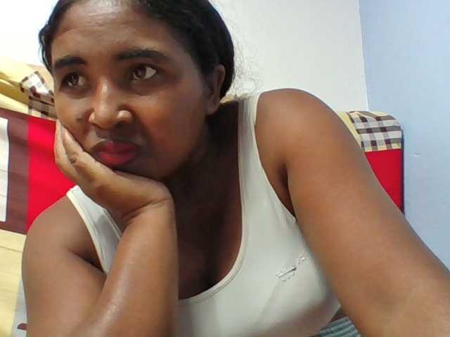 Josy-2 live cam on BongaCams