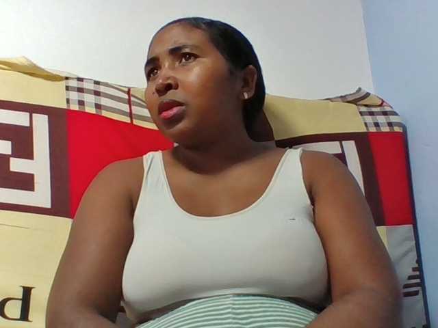 Josy-2 live cam on BongaCams