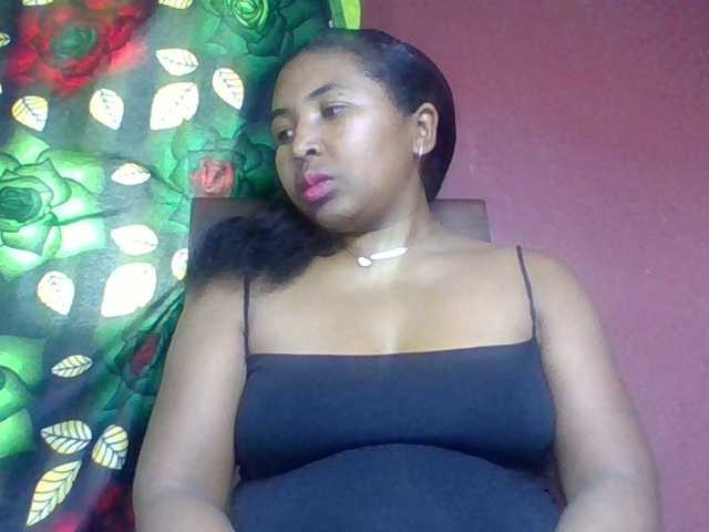 Josy-2, en vivo ahora en BongaCams