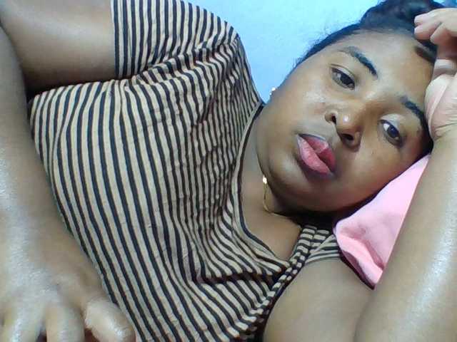 Josy-2 live cam on BongaCams