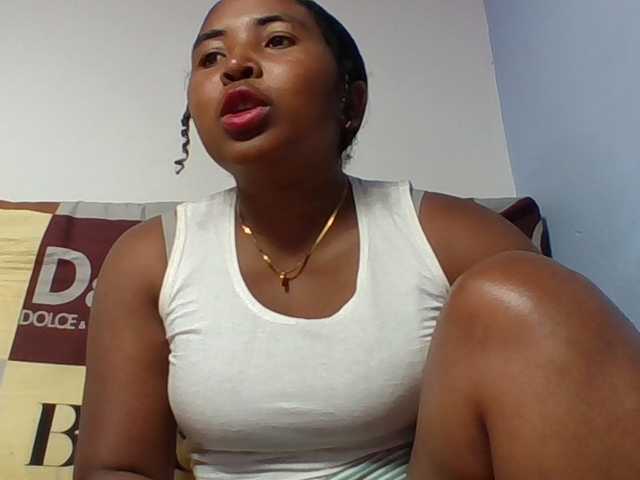le modèle Josy-2 est en webcam porno dans un show sur le site bongacams, il possède les tags suivants: Ebony,Brunette,Shaved