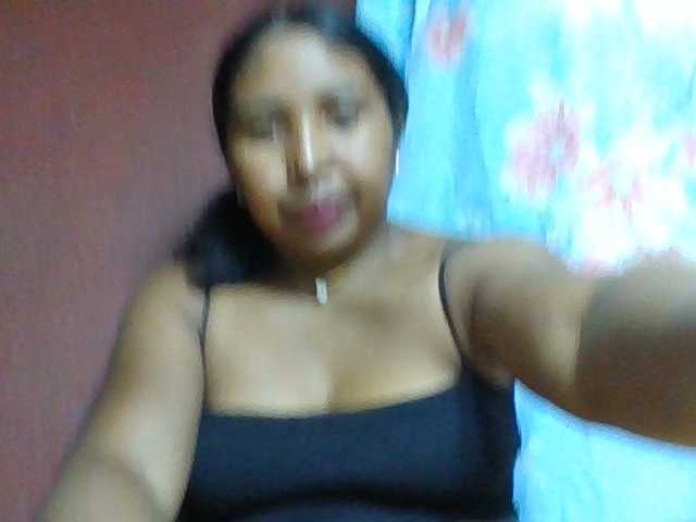 Josy-2 live cam on BongaCams
