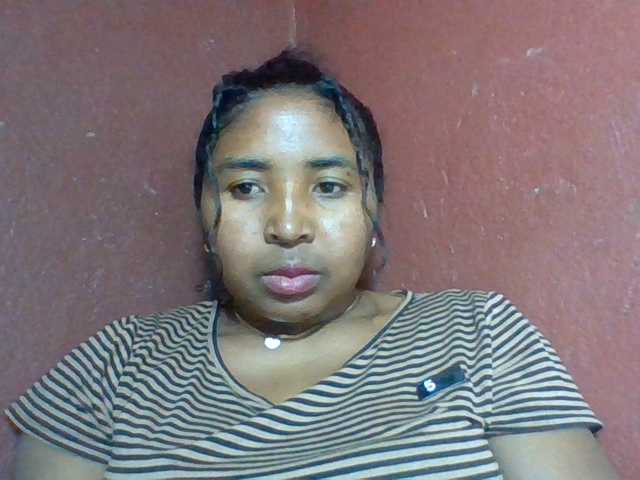 Josy-2, en directo ahora en BongaCams