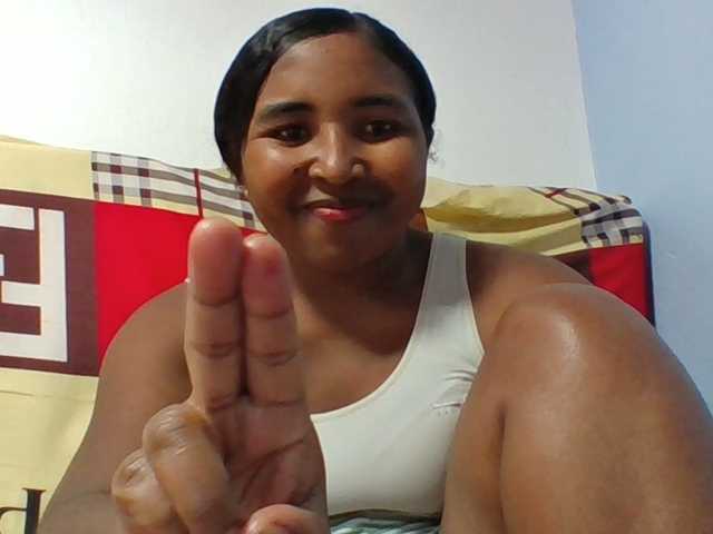 Josy-2 live cam on BongaCams