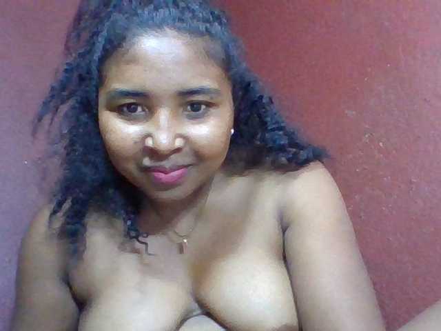 Josy-2 live cam on BongaCams