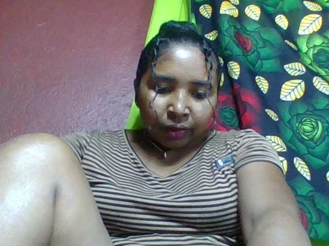 Josy-2, en directo ahora en BongaCams