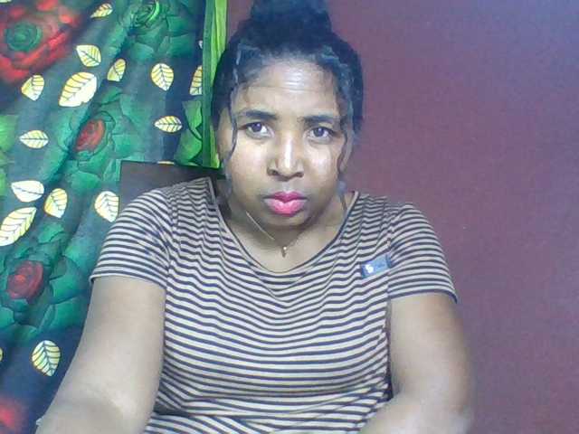 Josy-2 live cam on BongaCams