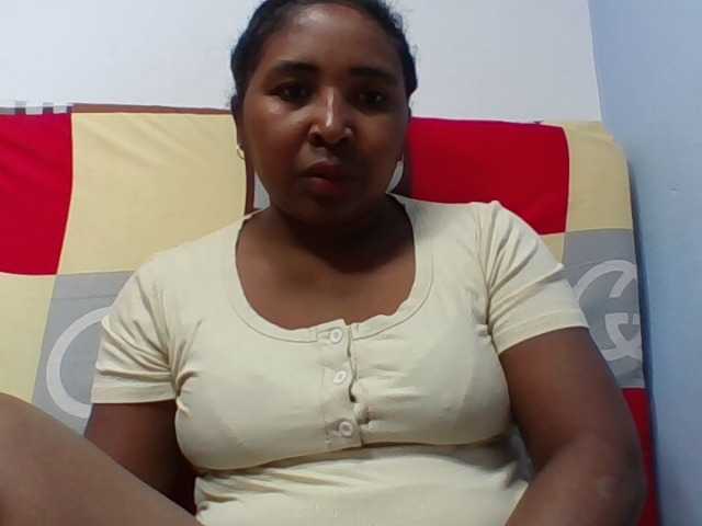 Josy-2 live cam on BongaCams