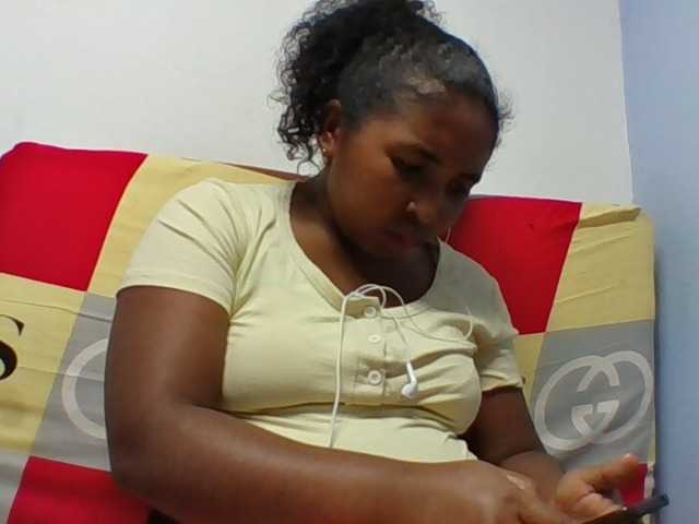 Josy-2 live cam on BongaCams