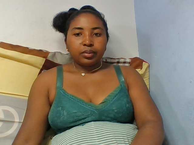 Josy-2 live cam on BongaCams