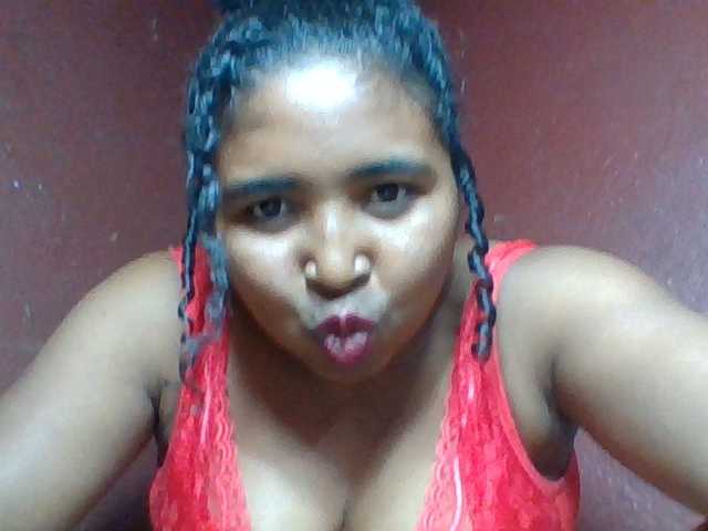 le modèle Josy-2 est en webcam porno dans un show sur le site bongacams, il possède les tags suivants: Ebony,Brunette,Shaved