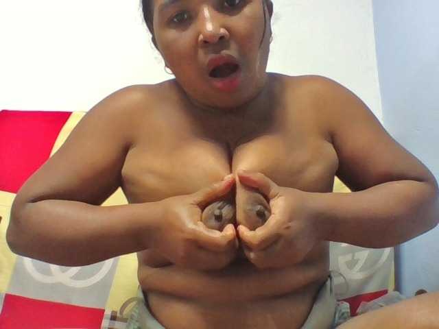 Josy-2 live cam on BongaCams
