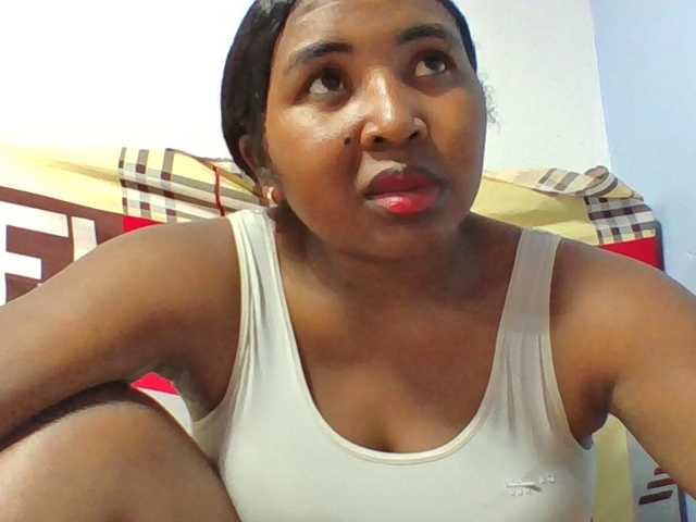 Josy-2 live cam on BongaCams
