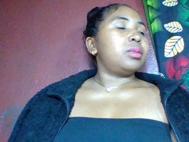 Josy-2, en vivo ahora en BongaCams