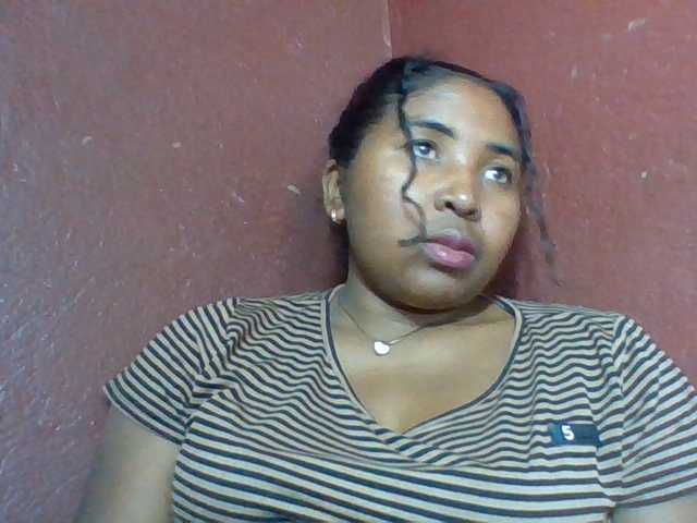 Josy-2, en directo ahora en BongaCams