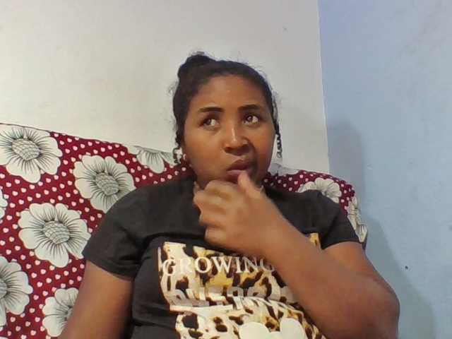 Josy-2 live cam on BongaCams