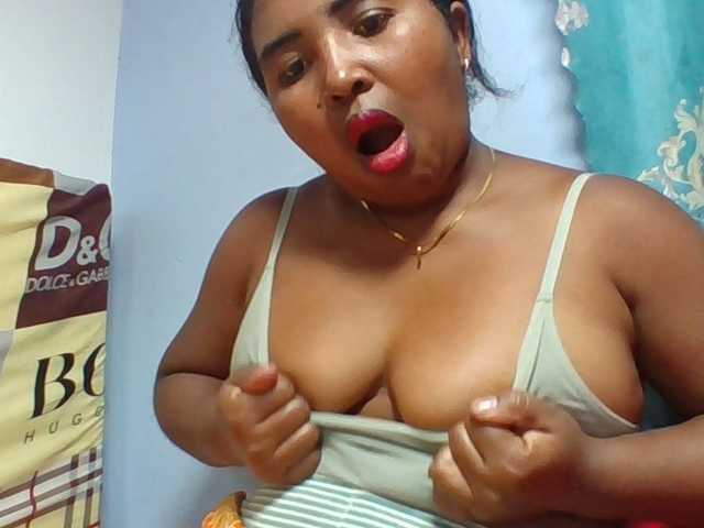 Josy-2 live cam on BongaCams