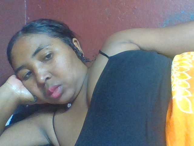 Josy-2, en directo ahora en BongaCams