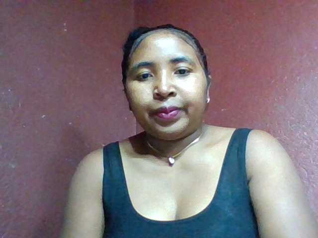 Josy-2, en vivo ahora en BongaCams