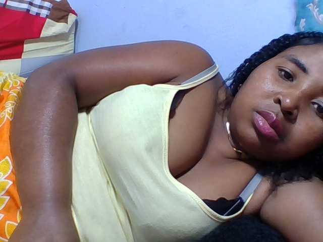 Josy-2 live cam on BongaCams