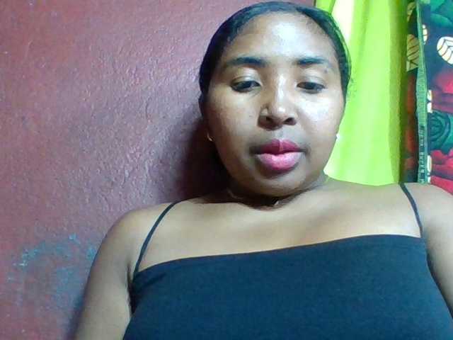 Josy-2, en directo ahora en BongaCams