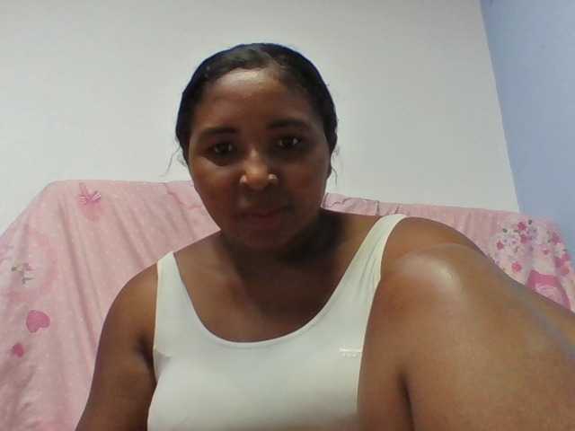 le modèle Josy-2 est en webcam porno dans un show sur le site bongacams, il possède les tags suivants: Ebony,Brunette,Shaved